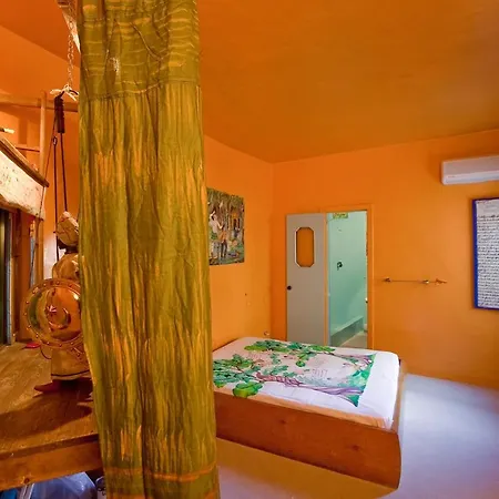 Museo D'arte Contemporanea Atelier Sul Mare 3*